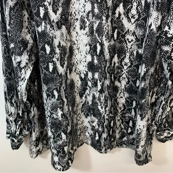 Calvin Klein Linen Blouse Top Woman 2X Snake Print Buttons Black White - Picture 7 of 12